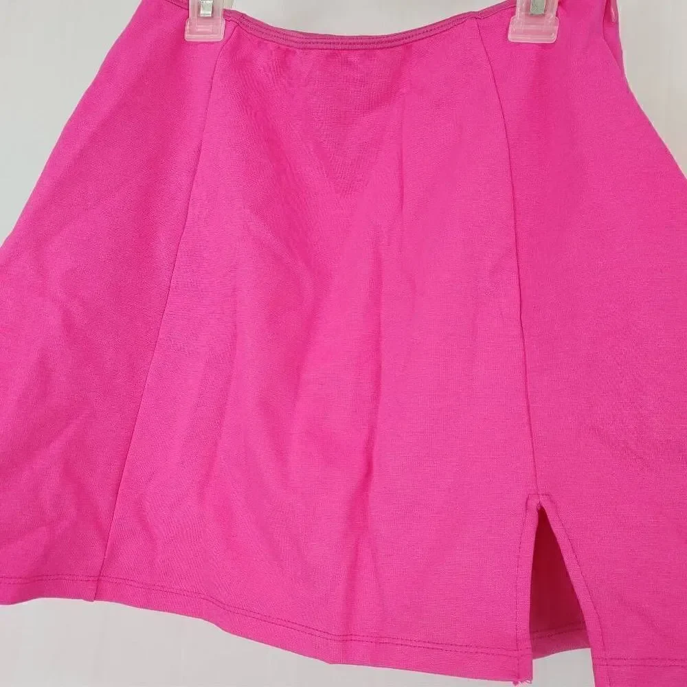 Lulus Spectacular Style Hot Pink Mini Skirt NWT Size Medium stretchy. Waist 13